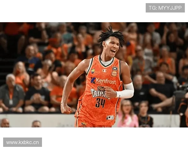 右膝前十字撕裂步行者弗菲报销